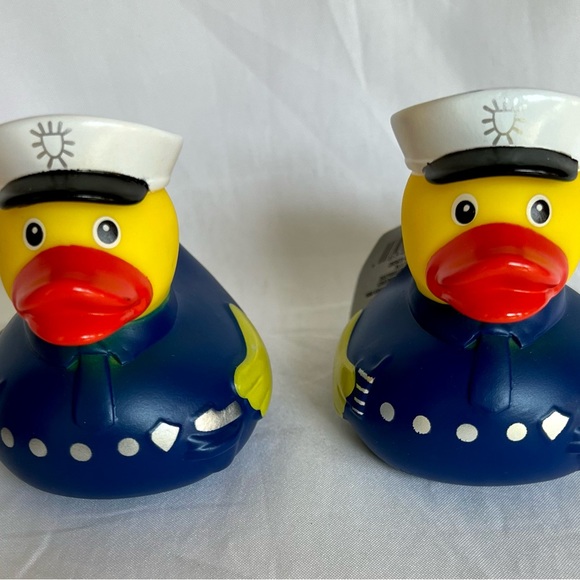 Rubber Duck Set of Two Police Officers NWT - Picture 8 of 8